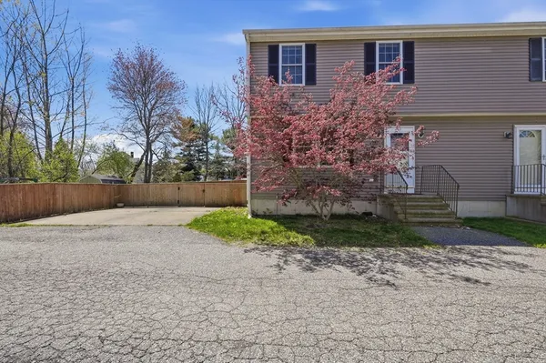 $370,000 | 262 Stevens Street, Unit 262, Fall River, MA 02721