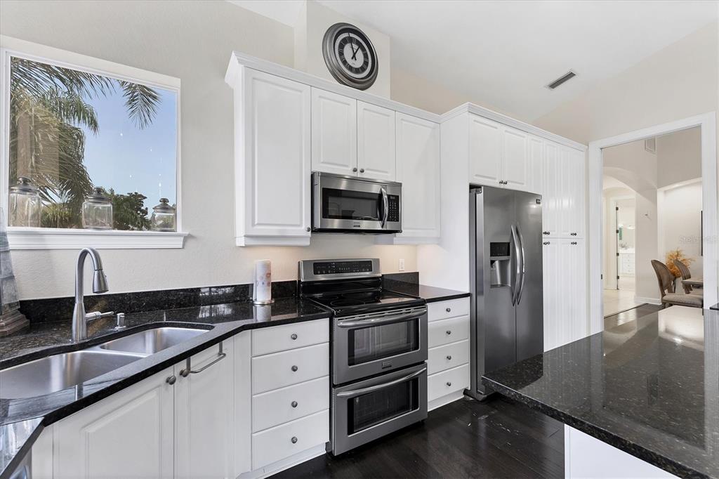 5469 46th Court West Bradenton, FL 34210 - Photo 14 of 46