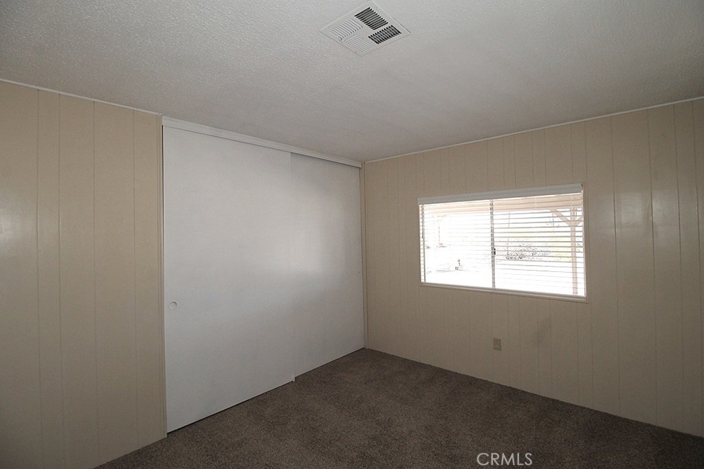 3750 Main Street Barstow, CA 92311 - Photo 29 of 39 an empty room with a window