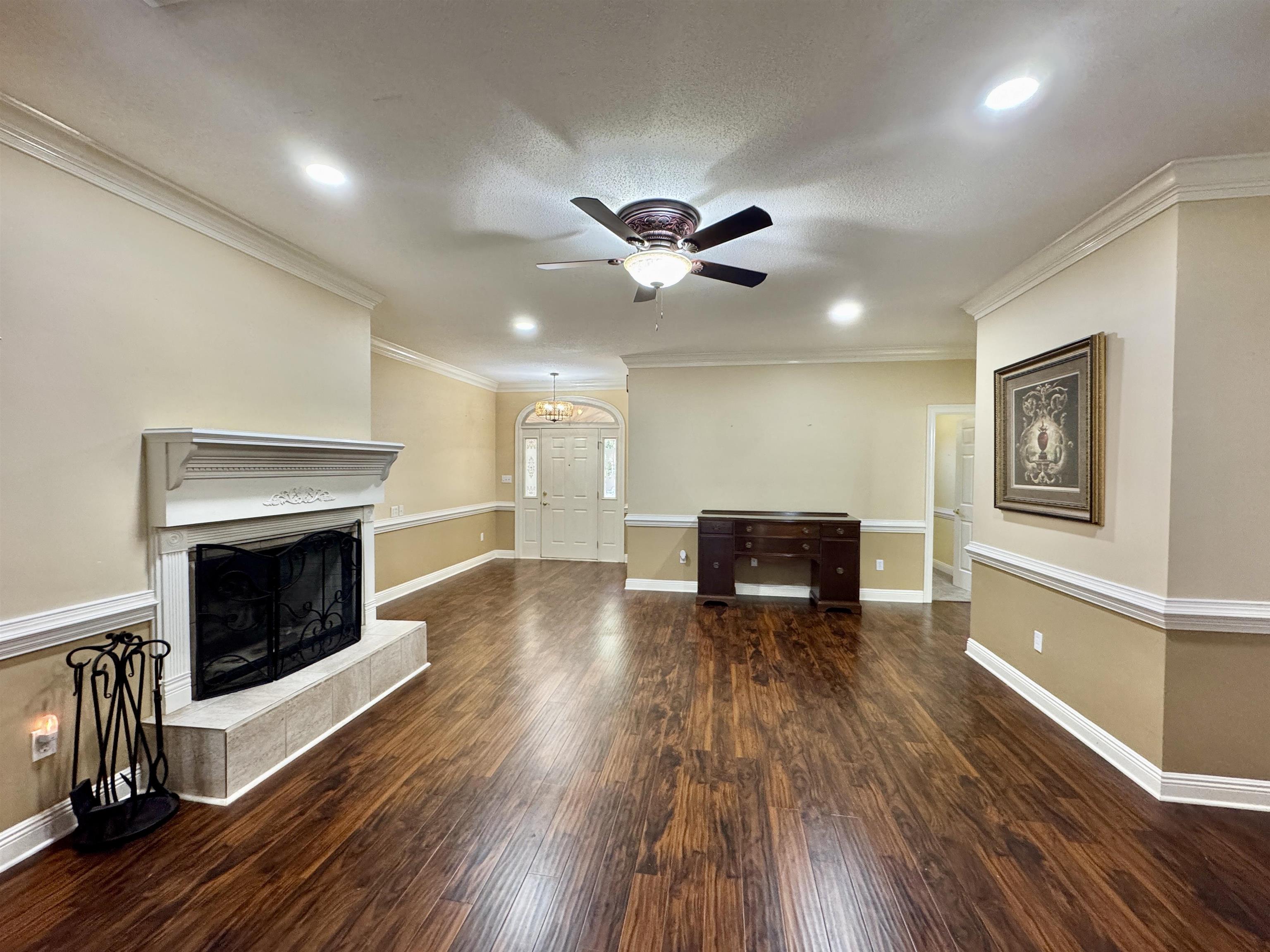 911 Mixon Avenue Bay Minette, AL 36507 - Photo 24 of 32 Living Room