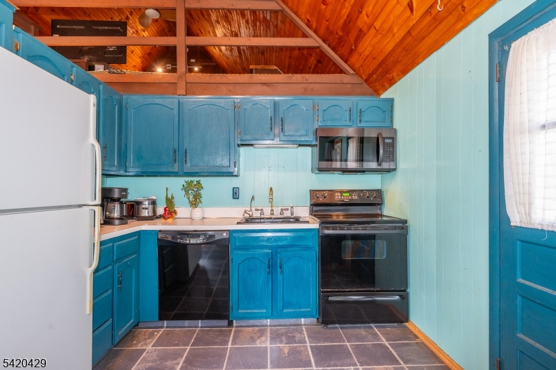 31 Plum Tree Road Vernon, NJ 07462 - Photo 9 of 26