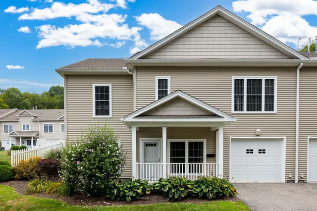 $227,500 | 174 Wallens Street, Unit H1, Winchester, CT 06098