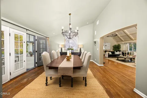 $5,700,000 | 555 Meadow Grove Street, La Canada Flintridge, CA 91011