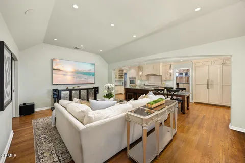 $5,700,000 | 555 Meadow Grove Street, La Canada Flintridge, CA 91011