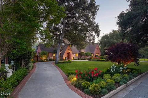 $5,700,000 | 555 Meadow Grove Street, La Canada Flintridge, CA 91011