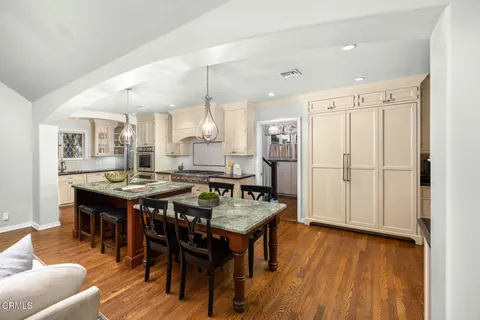 $5,700,000 | 555 Meadow Grove Street, La Canada Flintridge, CA 91011