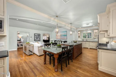 $5,700,000 | 555 Meadow Grove Street, La Canada Flintridge, CA 91011