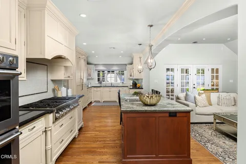 $5,700,000 | 555 Meadow Grove Street, La Canada Flintridge, CA 91011
