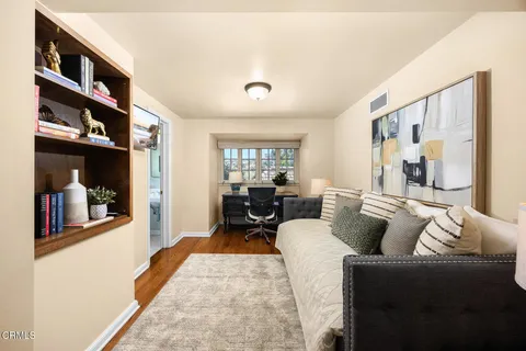 $5,700,000 | 555 Meadow Grove Street, La Canada Flintridge, CA 91011