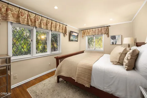 $5,700,000 | 555 Meadow Grove Street, La Canada Flintridge, CA 91011