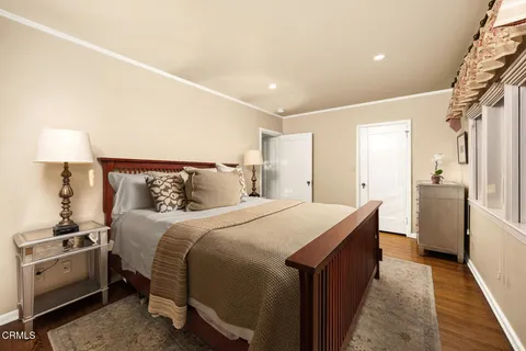 $5,700,000 | 555 Meadow Grove Street, La Canada Flintridge, CA 91011