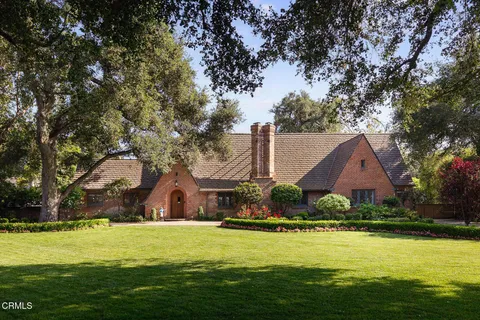 $5,700,000 | 555 Meadow Grove Street, La Canada Flintridge, CA 91011