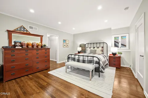 $5,700,000 | 555 Meadow Grove Street, La Canada Flintridge, CA 91011