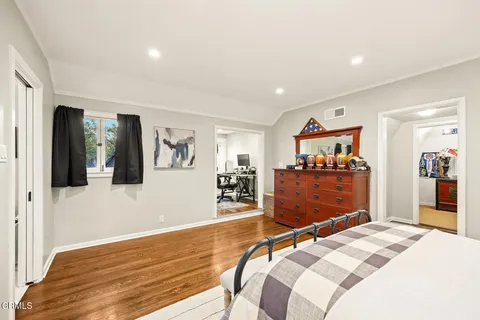 $5,700,000 | 555 Meadow Grove Street, La Canada Flintridge, CA 91011