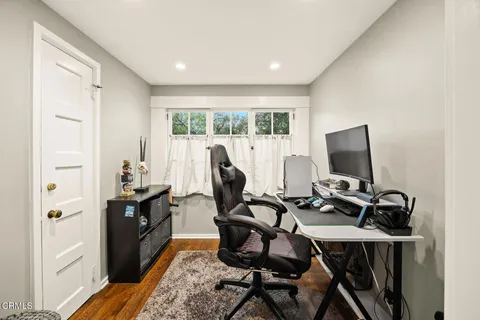 $5,700,000 | 555 Meadow Grove Street, La Canada Flintridge, CA 91011