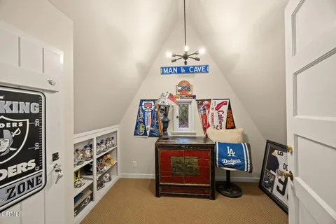 $5,700,000 | 555 Meadow Grove Street, La Canada Flintridge, CA 91011