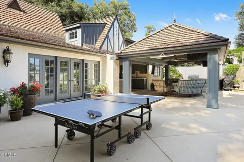 $5,700,000 | 555 Meadow Grove Street, La Canada Flintridge, CA 91011