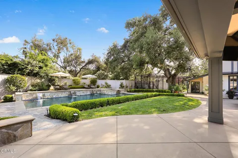 $5,700,000 | 555 Meadow Grove Street, La Canada Flintridge, CA 91011