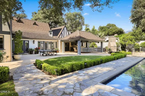 $5,700,000 | 555 Meadow Grove Street, La Canada Flintridge, CA 91011