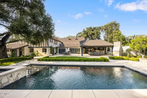 $5,700,000 | 555 Meadow Grove Street, La Canada Flintridge, CA 91011