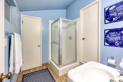 $5,700,000 | 555 Meadow Grove Street, La Canada Flintridge, CA 91011