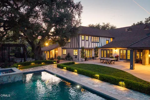 $5,700,000 | 555 Meadow Grove Street, La Canada Flintridge, CA 91011