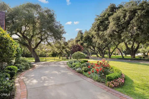 $5,700,000 | 555 Meadow Grove Street, La Canada Flintridge, CA 91011