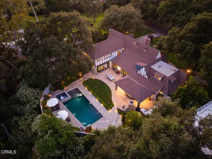 $5,700,000 | 555 Meadow Grove Street, La Canada Flintridge, CA 91011