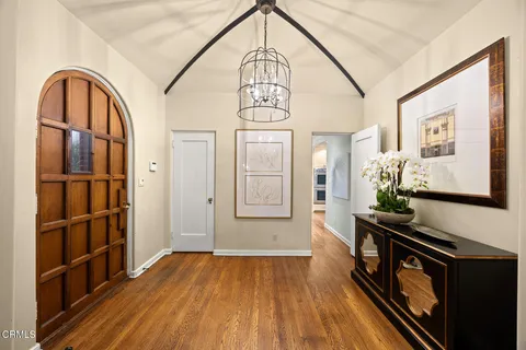 $5,700,000 | 555 Meadow Grove Street, La Canada Flintridge, CA 91011
