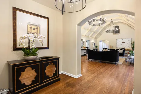 $5,700,000 | 555 Meadow Grove Street, La Canada Flintridge, CA 91011