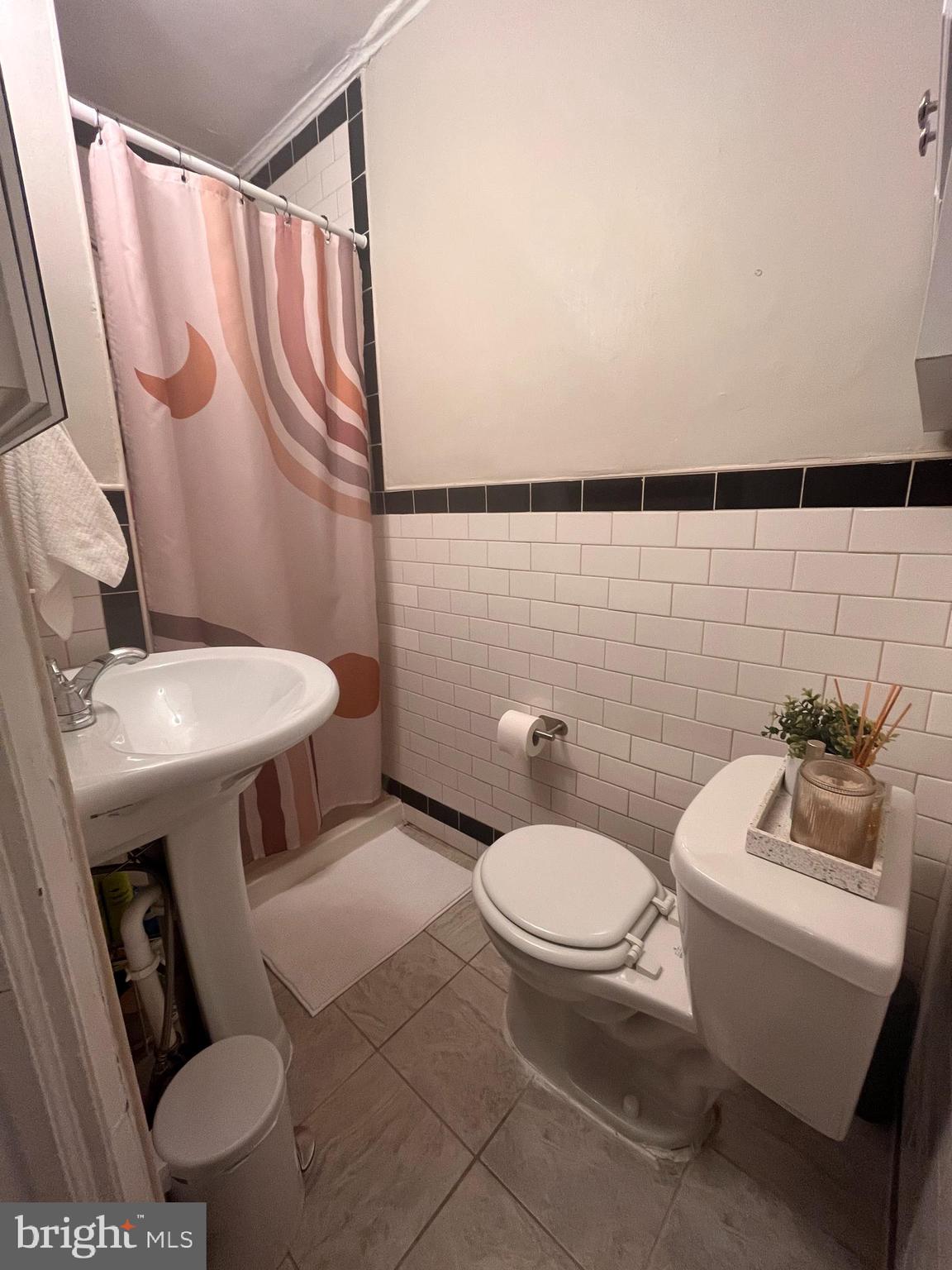 2225 Locust Street, Unit 1F Philadelphia, PA 19103 - Photo 20 of 26