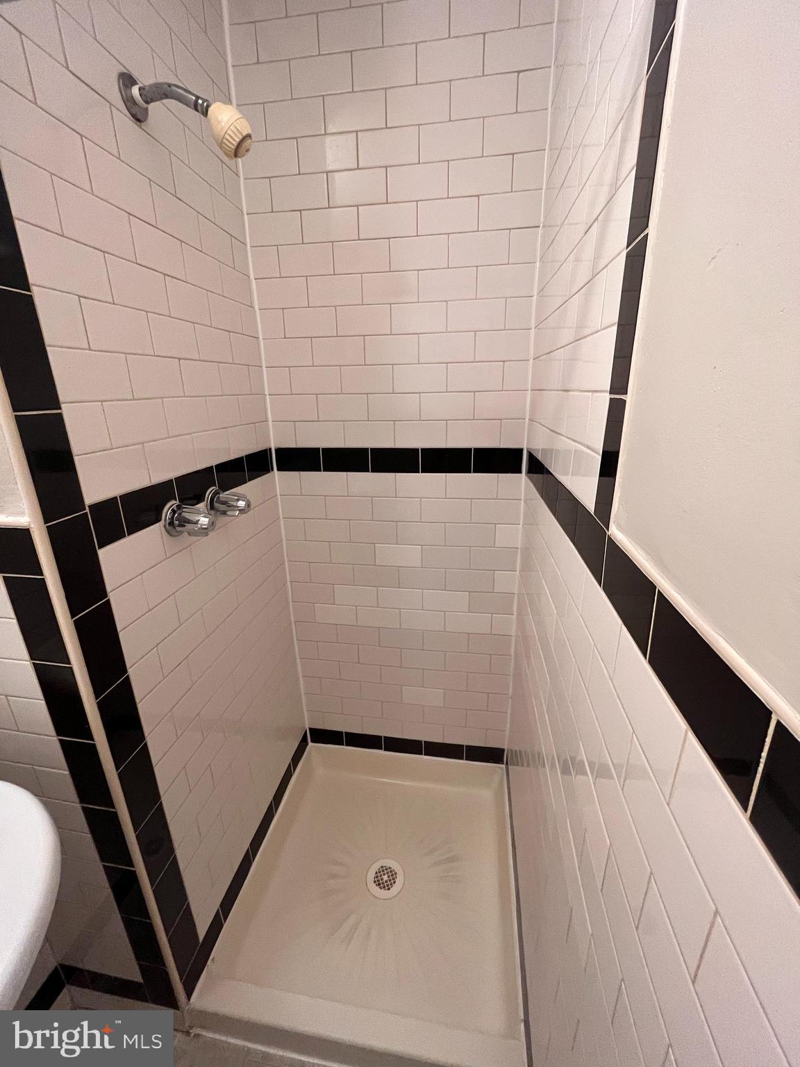 2225 Locust Street, Unit 1F Philadelphia, PA 19103 - Photo 21 of 26