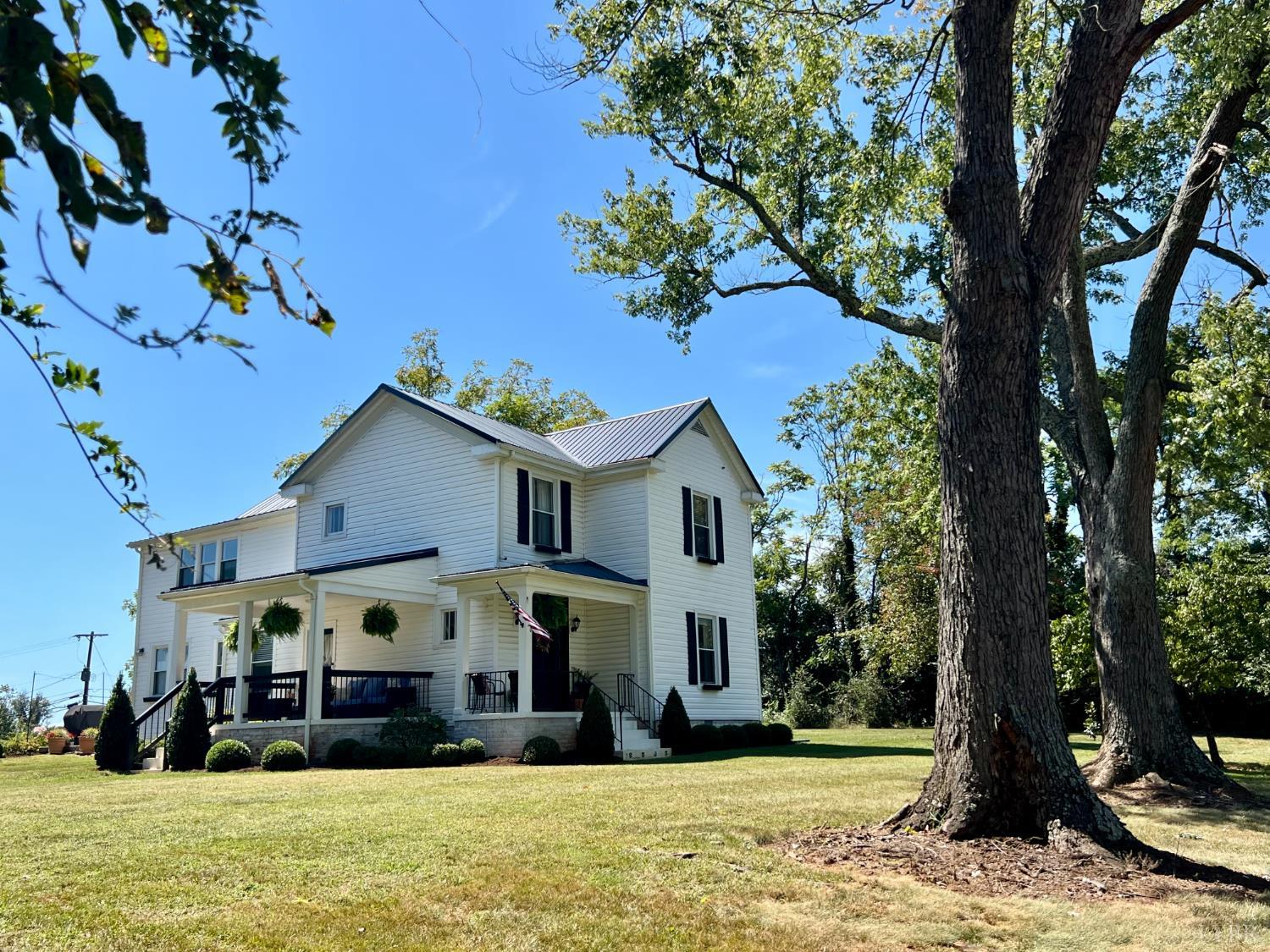 120 North Main Street Amherst, VA 24521 - Photo 61 of 62 a front view of a house with a yard