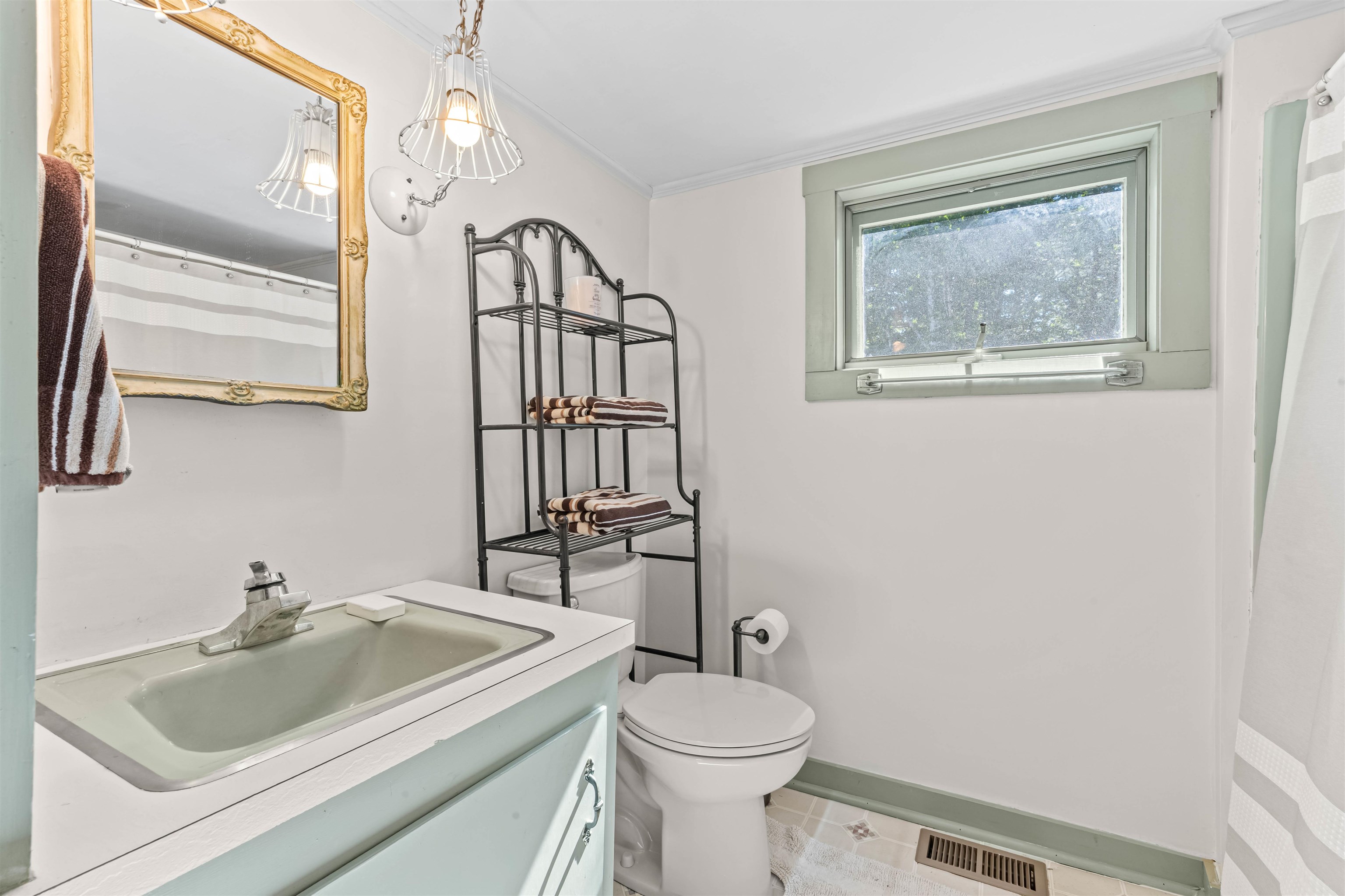 173 Tamworth Road Tamworth, NH 03886 - Photo 35 of 60