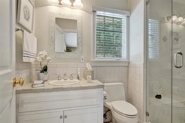 $5,895,000 | 7 Saranac Road, Sea Ranch Lakes, FL 33308