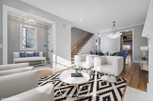 $2,335,000 | 3302 North Hoyne Avenue, Chicago, IL 60618