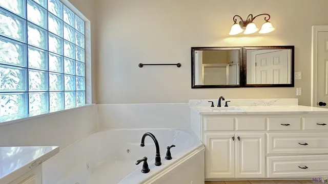 $2,800 | 10764 Hillbrook Avenue, Baton Rouge, LA 70810