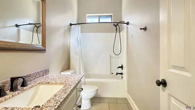 $2,800 | 10764 Hillbrook Avenue, Baton Rouge, LA 70810