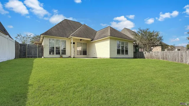 $2,800 | 10764 Hillbrook Avenue, Baton Rouge, LA 70810