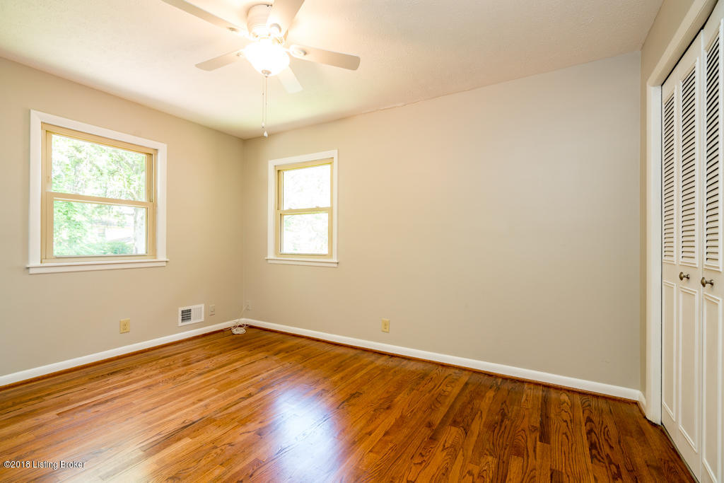 6710 Fernview Road Louisville, KY 40291 - Photo 17 of 32 017-17RL8UW61F1B