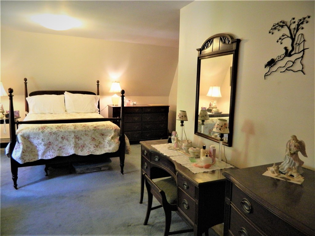228 S Road South Kingstown, RI 02879 - Photo 22 of 32 Gallery Image 22