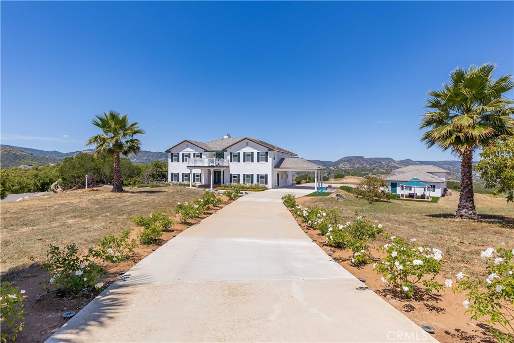 22252 Monte Rancho Drive Temecula, CA 92590 - Photo 3 of 75