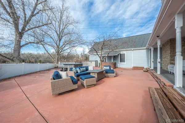 a view of outdoor space yard deck and patio