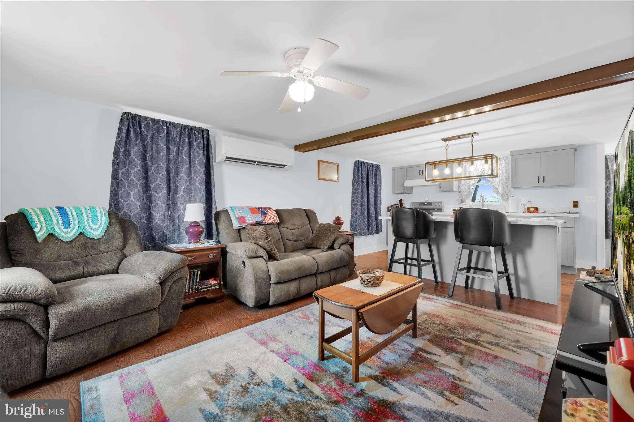 910 East Evergreen Road Lebanon, PA 17042 - Photo 3 of 25 Living Area