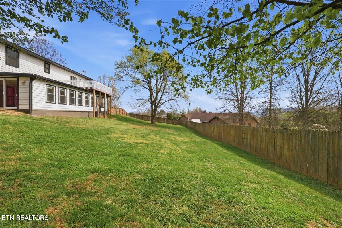 239 Bello Road Tazewell, TN 37879 - Photo 4 of 39 07-239_Bello_Rd_039