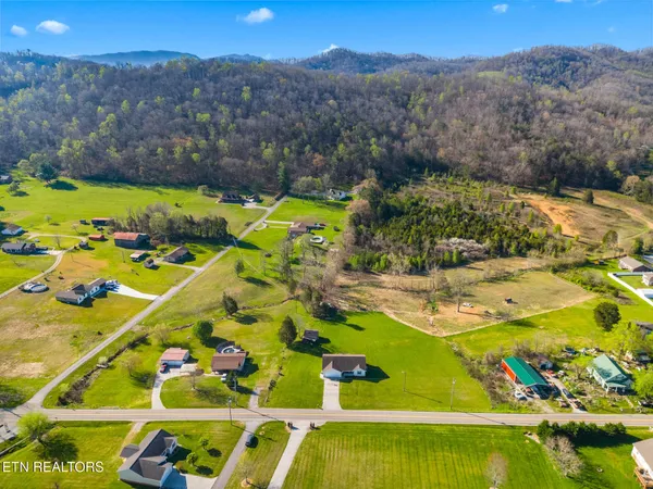 $450,000 | 188 Walker Ford Road, Maynardville, TN 37807