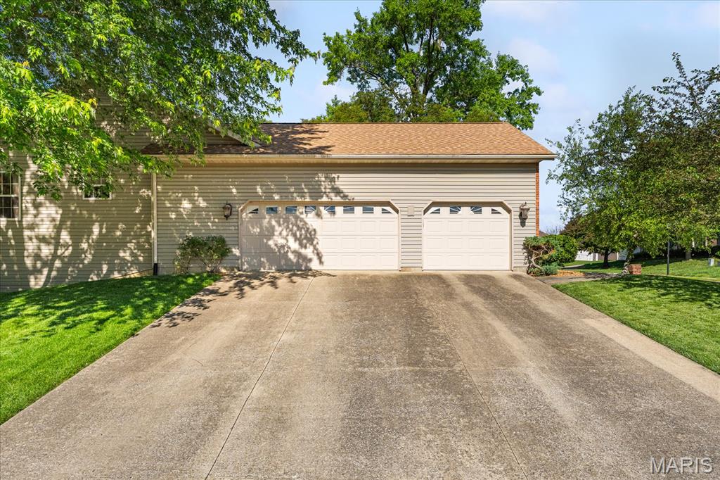 1063 Oxford Hill Road O'Fallon, IL 62269 - Photo 49 of 60