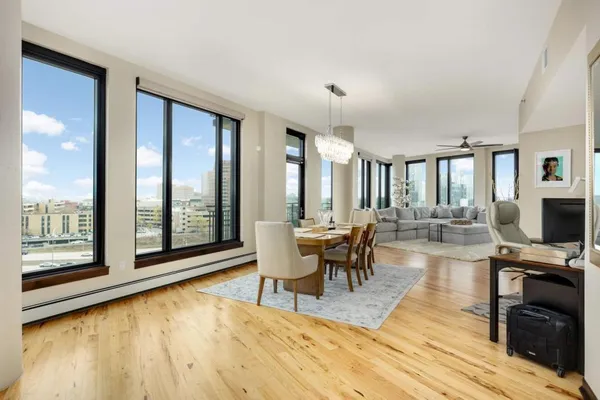 $4,395 | 1240 South 2nd Street, Unit 701, Minneapolis, MN 55415