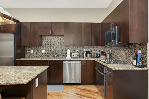 $4,395 | 1240 South 2nd Street, Unit 701, Minneapolis, MN 55415