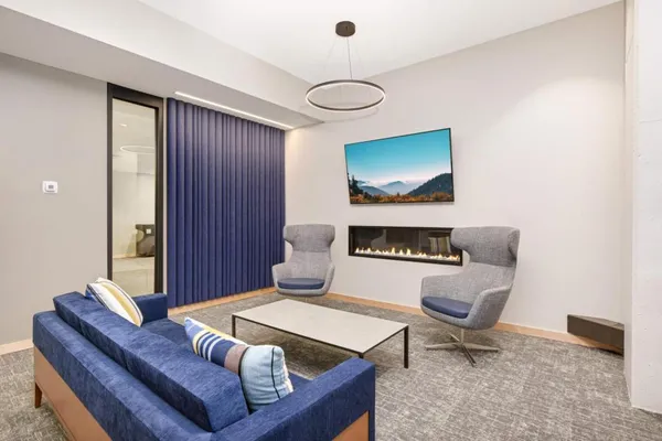 $4,395 | 1240 South 2nd Street, Unit 701, Minneapolis, MN 55415